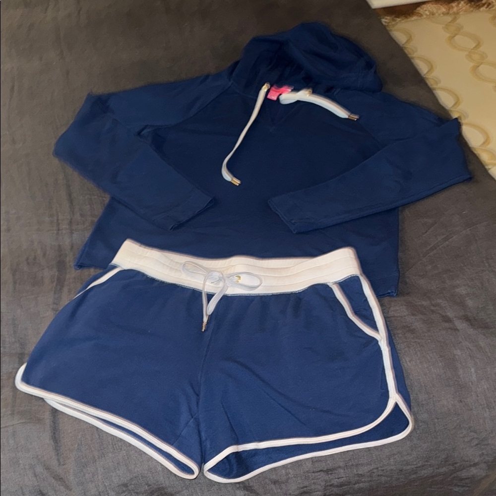 Lilly Pulitzer Navy and White Women Shorts